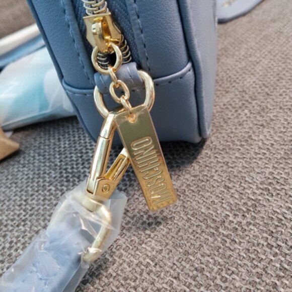 [New] China Airlines X Moschino Business Class Travel Set Amenity Kit - Picture 4 of 6